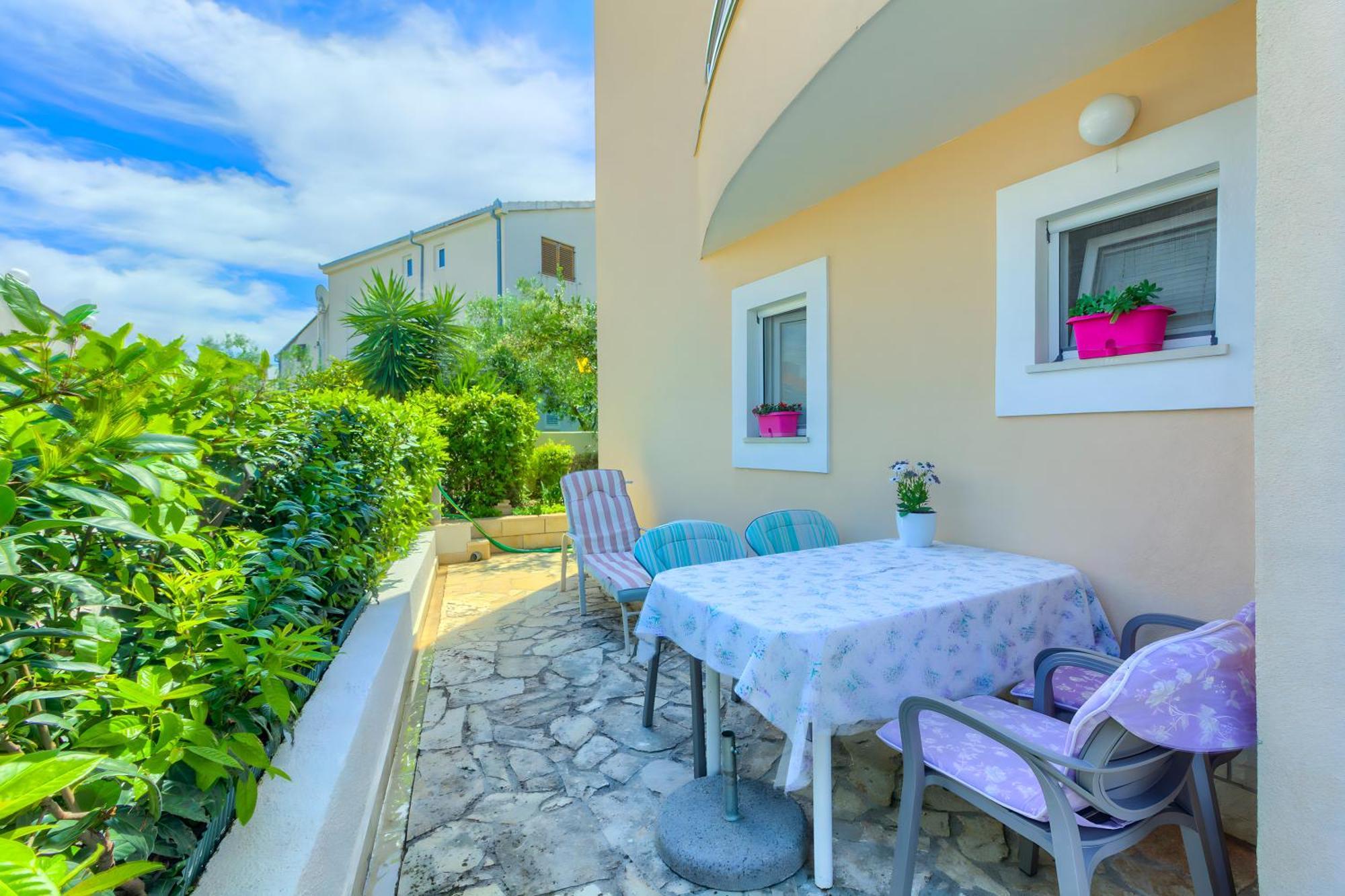 Villa Jela โตรกีร์ ภายนอก รูปภาพ