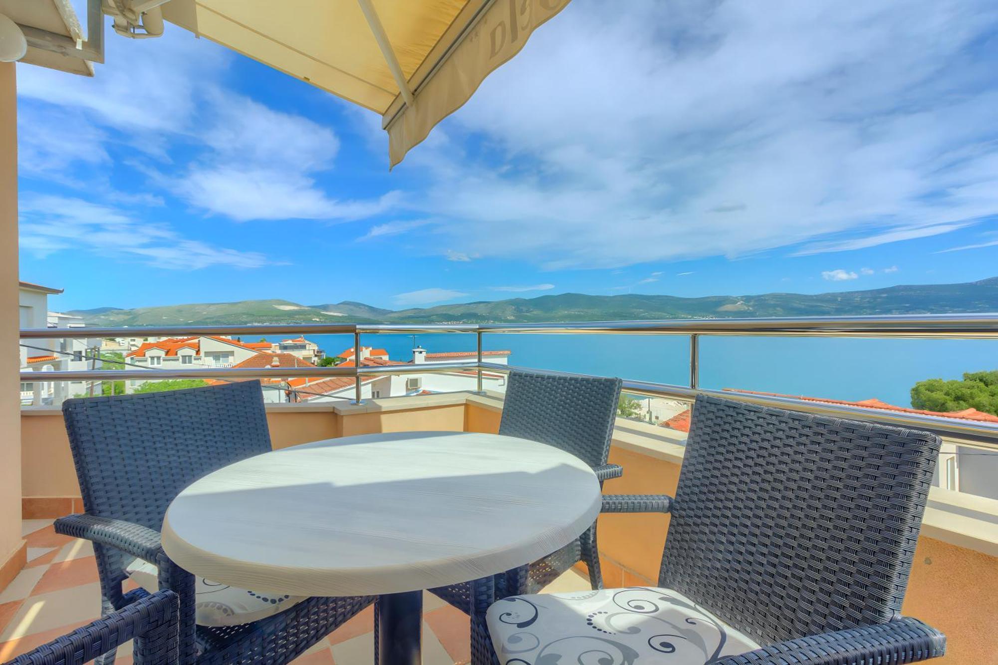 Villa Jela โตรกีร์ ภายนอก รูปภาพ