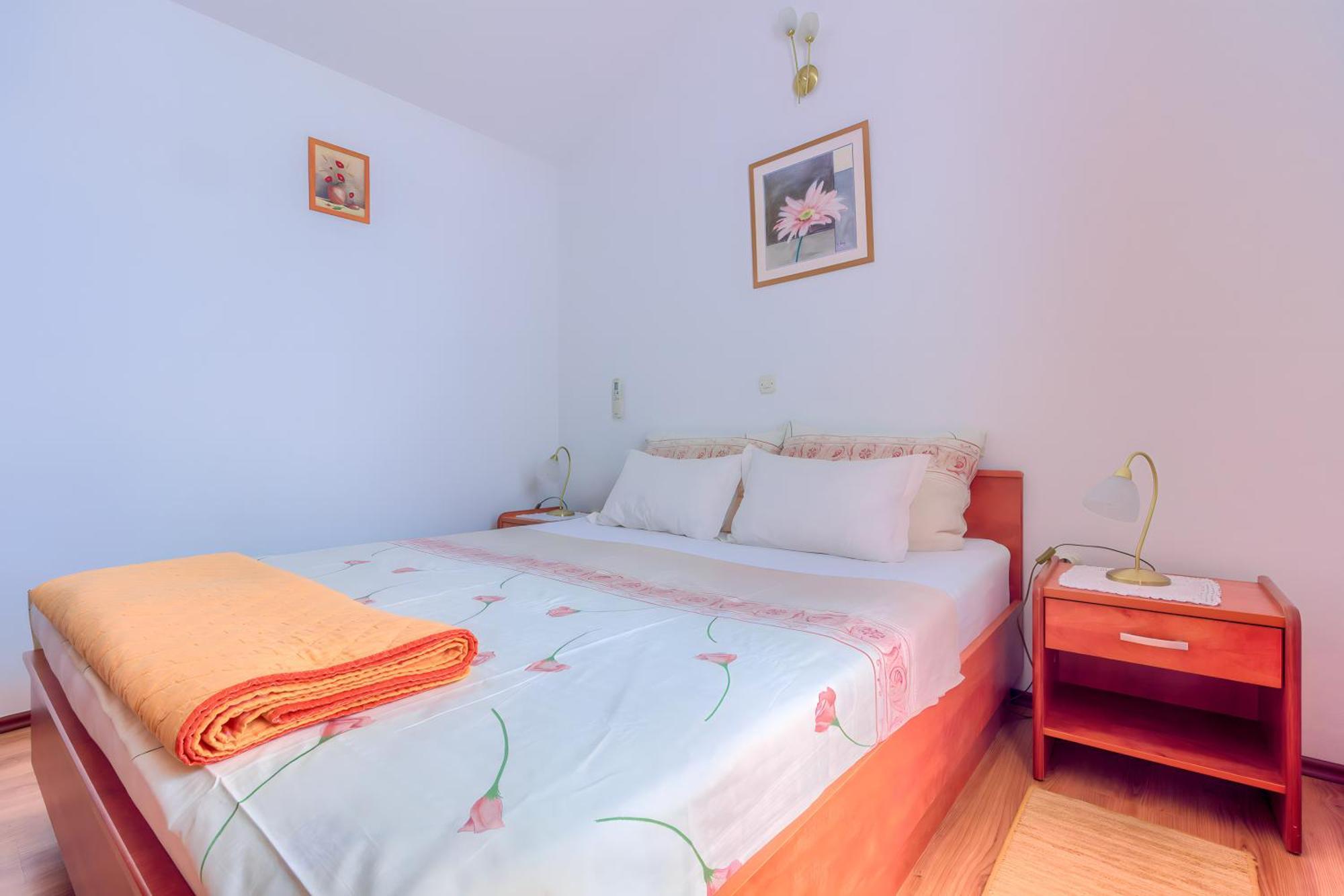 Villa Jela โตรกีร์ ภายนอก รูปภาพ